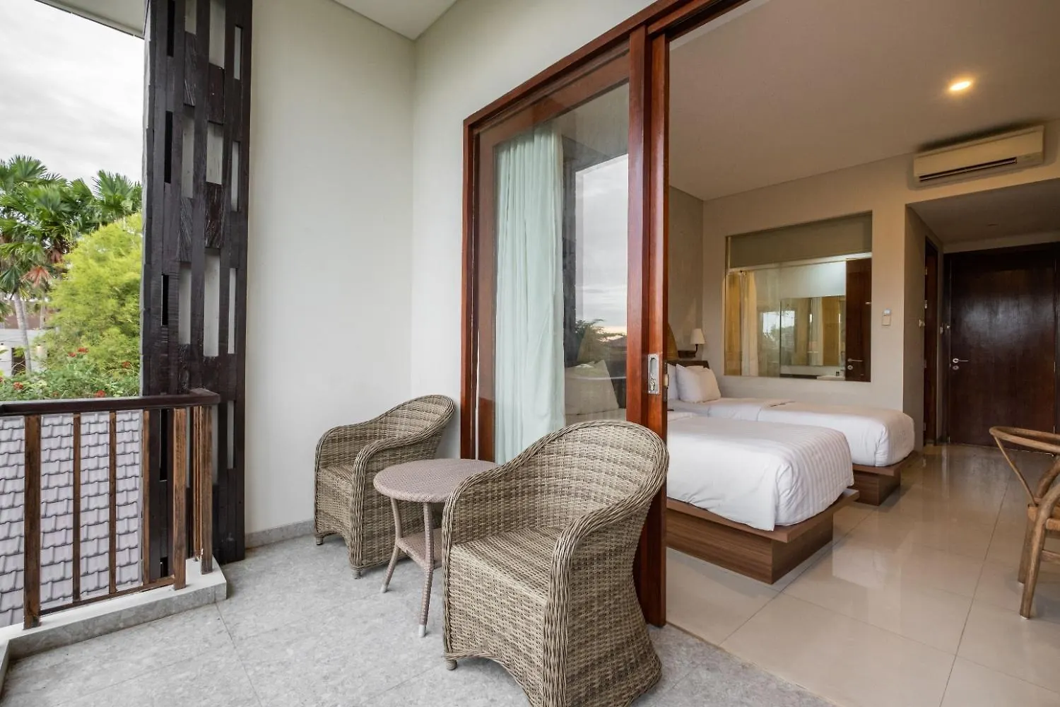 Cove Tevana Seminyak Indonesien