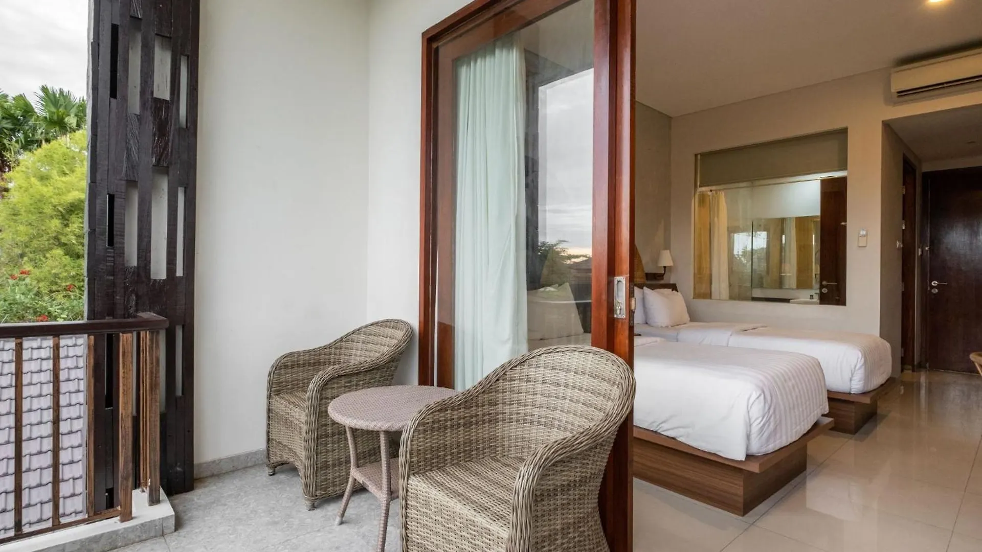 Cove Tevana Seminyak 4*,  Indonesien